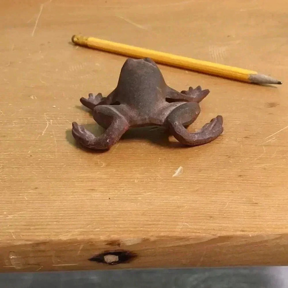 Cast Iron  Frog - Picture 3 of 5